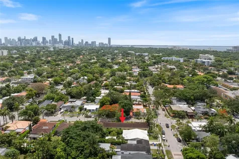 2542 SW 25th Avenue Miami FL 33133