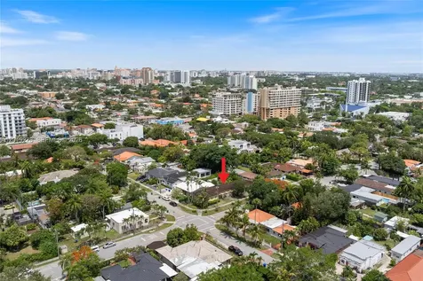 2542 SW 25th Avenue Miami FL 33133