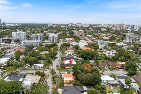 2542 SW 25th Avenue Miami FL 33133