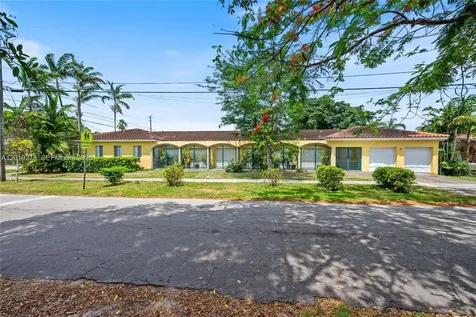 2542 SW 25th Avenue Miami FL 33133