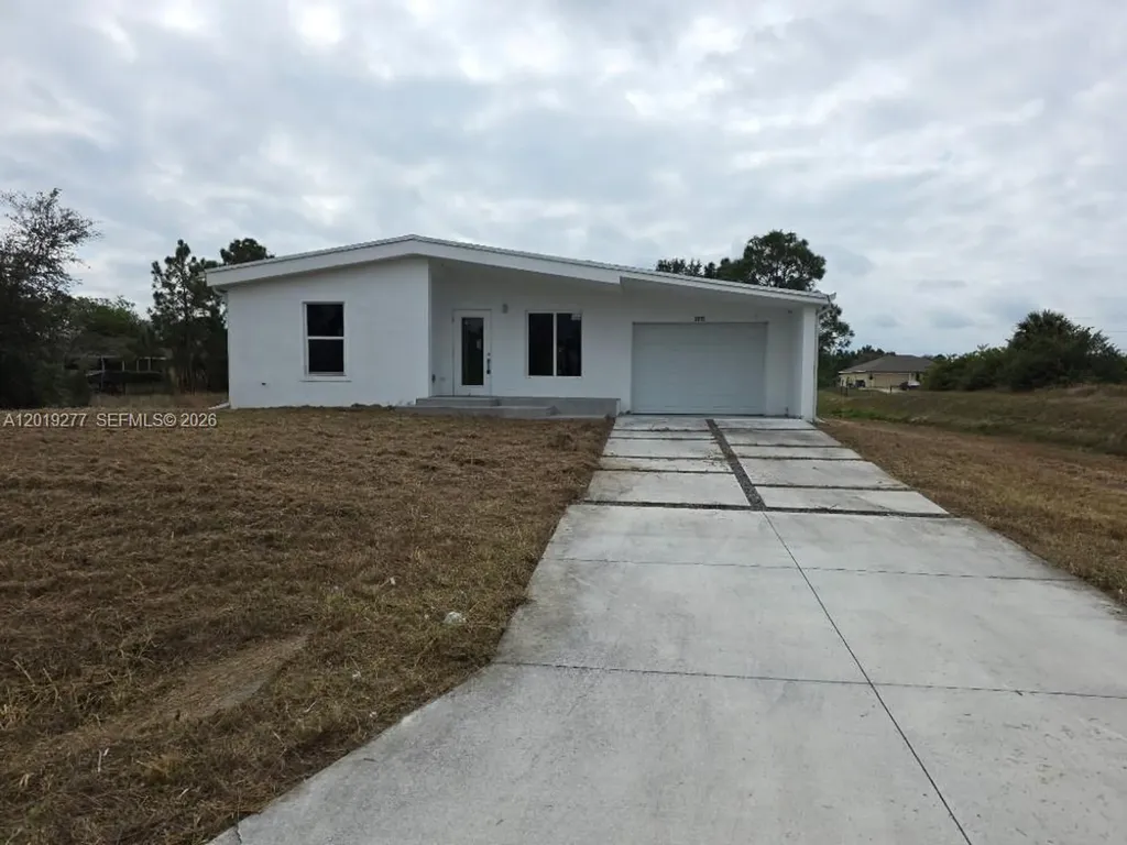 2615 SW 32nd Street Lehigh Acres FL 33976