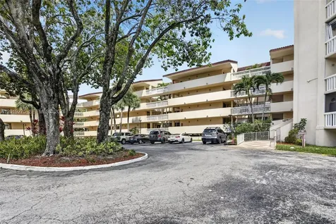 7041 Environ Boulevard Lauderhill FL 33319