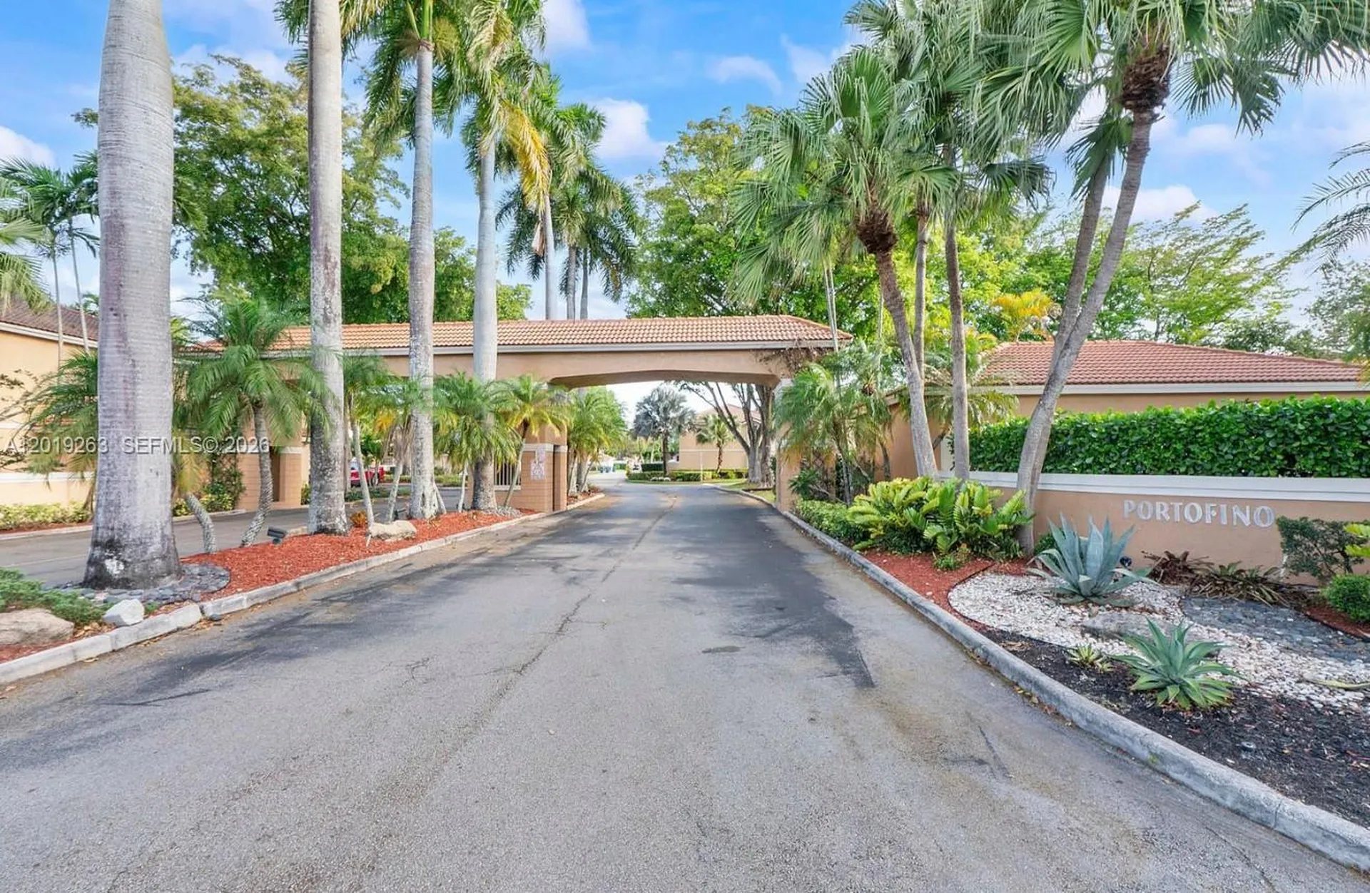 11461 Lakeview Drive Coral Springs FL 33071