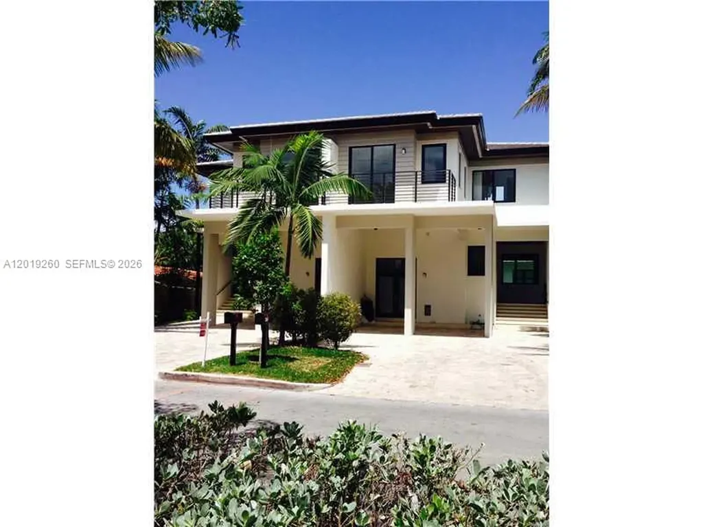 472 Fernwood Drive Key Biscayne FL 33149