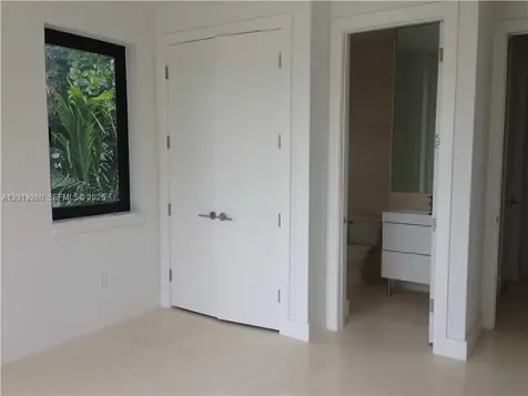 472 Fernwood Drive Key Biscayne FL 33149