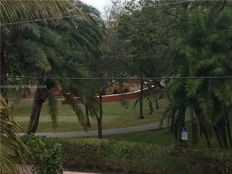 472 Fernwood Drive Key Biscayne FL 33149