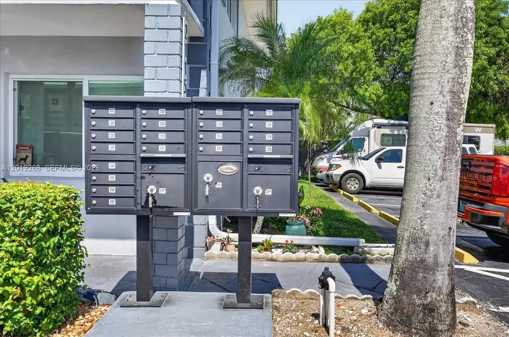 2115 NE 37th Drive Fort Lauderdale FL 33308