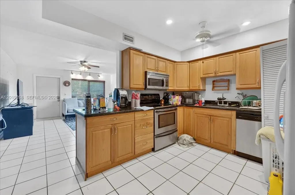 2115 NE 37th Drive Fort Lauderdale FL 33308