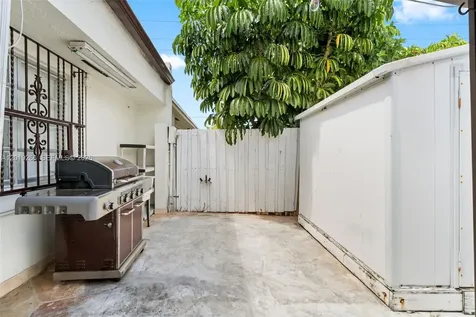 13 SW 97th Place Miami FL 33174