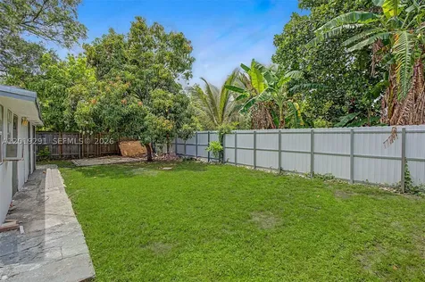 5917 SW 62nd Terrace South Miami FL 33143