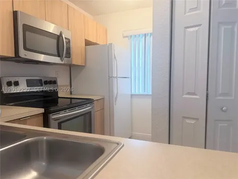 7989 NW 8th Street Miami FL 33126