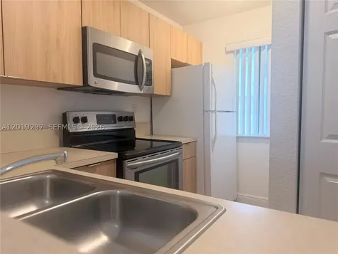 7989 NW 8th Street Miami FL 33126