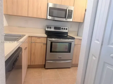 7989 NW 8th Street Miami FL 33126