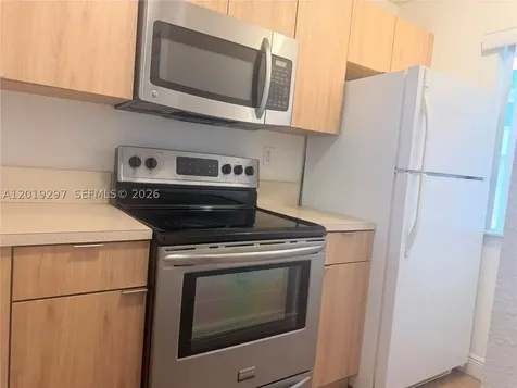 7989 NW 8th Street Miami FL 33126