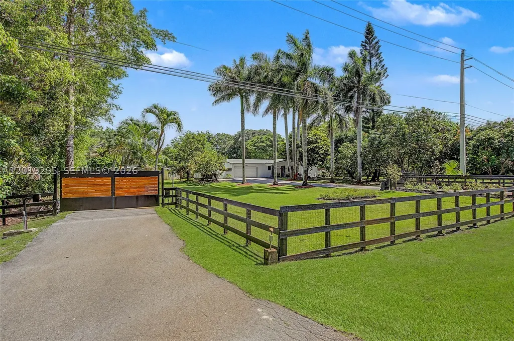 13811 SW 26th Street Davie FL 33325
