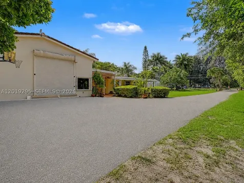 13811 SW 26th Street Davie FL 33325