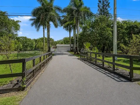 13811 SW 26th Street Davie FL 33325