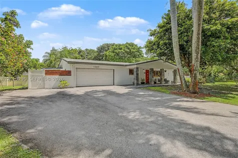 13811 SW 26th Street Davie FL 33325