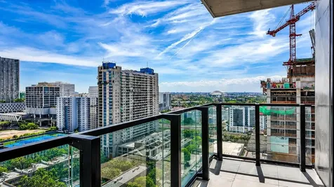 20 NE 11th Street Miami FL 33132