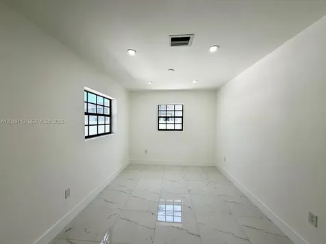 2541 W 10th Avenue Hialeah FL 33010