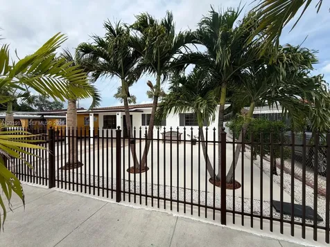 2541 W 10th Avenue Hialeah FL 33010