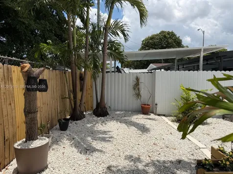 2541 W 10th Avenue Hialeah FL 33010
