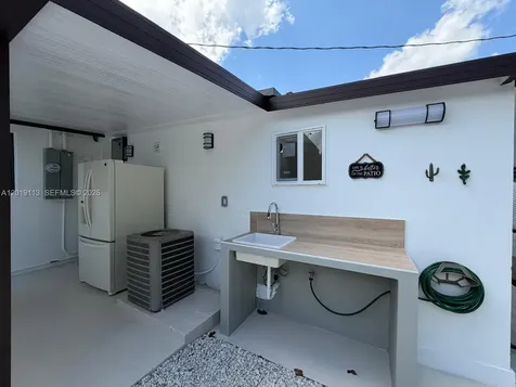 2541 W 10th Avenue Hialeah FL 33010