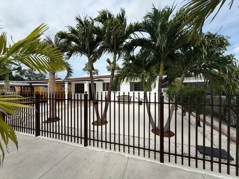 2541 W 10th Avenue Hialeah FL 33010