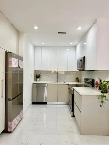 2541 W 10th Avenue Hialeah FL 33010