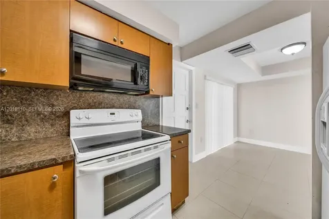 671 W 80th Street Hialeah FL 33014