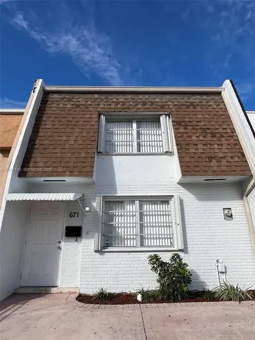 671 W 80th Street Hialeah FL 33014