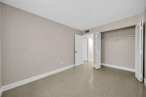 671 W 80th Street Hialeah FL 33014