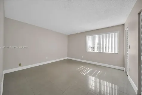 671 W 80th Street Hialeah FL 33014