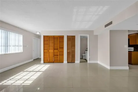 671 W 80th Street Hialeah FL 33014