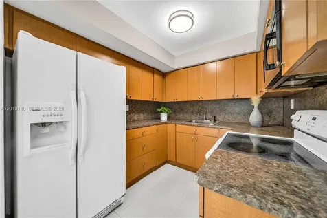 671 W 80th Street Hialeah FL 33014