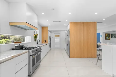 3748 Prairie Avenue Miami Beach FL 33140