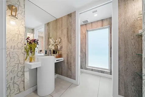 3748 Prairie Avenue Miami Beach FL 33140