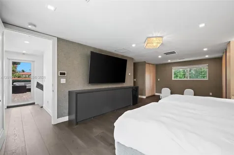 3748 Prairie Avenue Miami Beach FL 33140