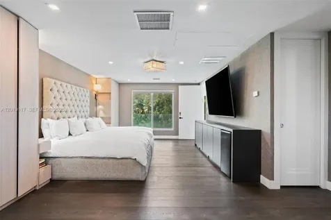 3748 Prairie Avenue Miami Beach FL 33140