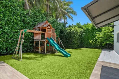 3748 Prairie Avenue Miami Beach FL 33140