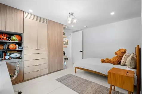 3748 Prairie Avenue Miami Beach FL 33140