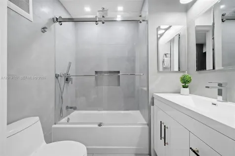 3748 Prairie Avenue Miami Beach FL 33140