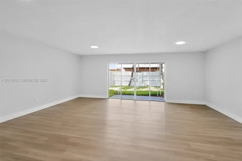 7090 W 2nd Court Hialeah FL 33014