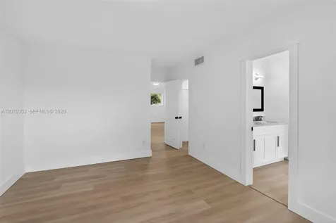 7090 W 2nd Court Hialeah FL 33014
