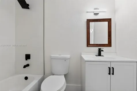 7090 W 2nd Court Hialeah FL 33014