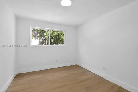 7090 W 2nd Court Hialeah FL 33014