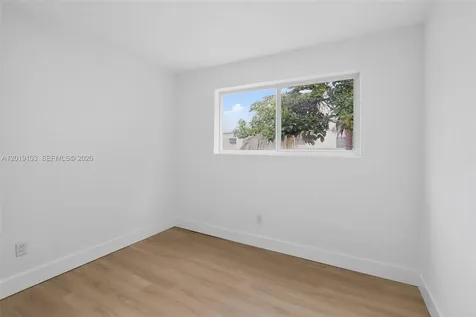 7090 W 2nd Court Hialeah FL 33014