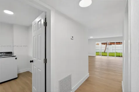 7090 W 2nd Court Hialeah FL 33014