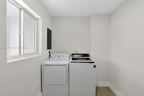 7090 W 2nd Court Hialeah FL 33014