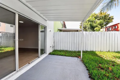 7090 W 2nd Court Hialeah FL 33014